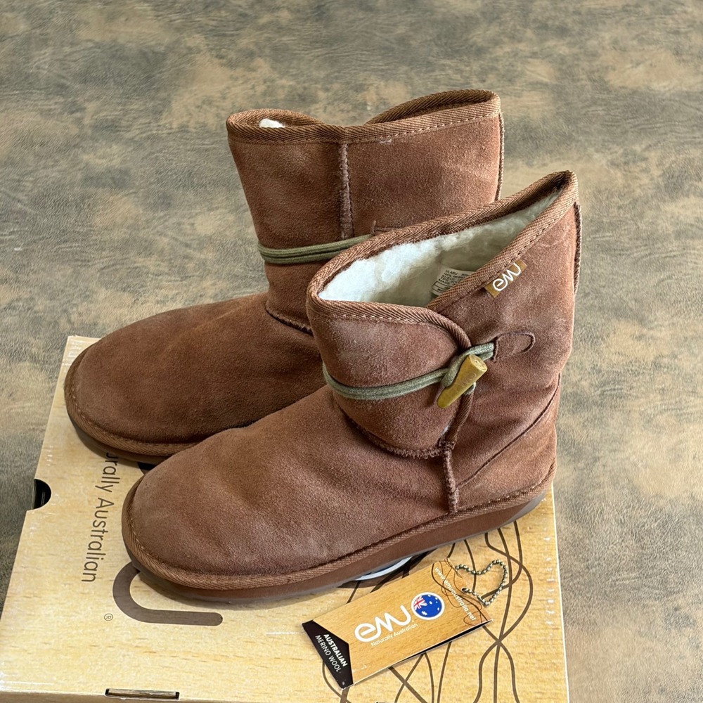 EMU Australia Ularu Boots Womens 7 Chestnut‎ Suede Merino Wool Toggle W20047